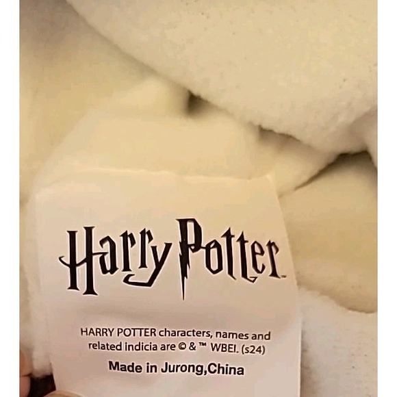 Harry Potter Gryffindor House Crest Embroidered Winter Hat Cap Beanie 2024 - Picture 3 of 5